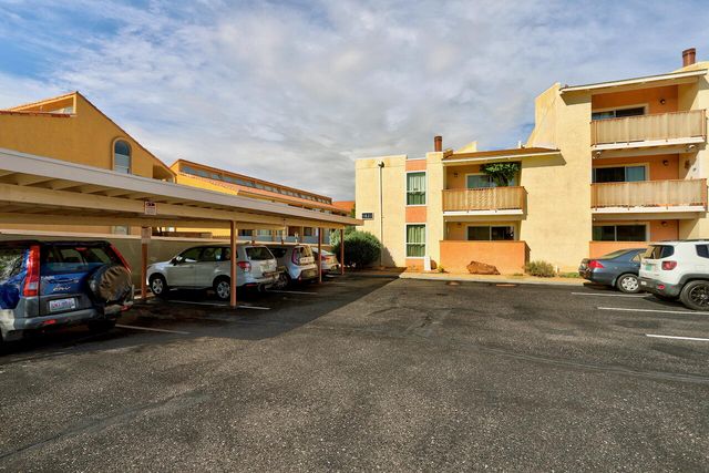 1821 Dartmouth Drive NE 104, Albuquerque, NM 87106