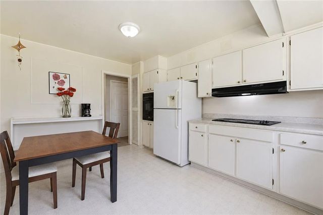 6049 Fairfield Drive, Morrow, GA 30260
