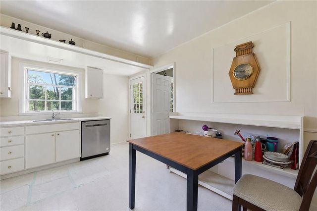 6049 Fairfield Drive, Morrow, GA 30260
