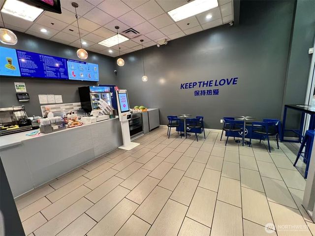 1067 Southcenter Mall, Tukwila, WA 98188