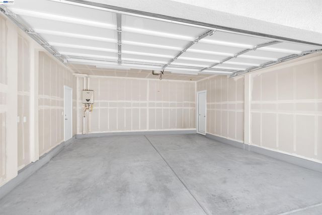 3098 Mulholland Dr, Lathrop, CA 95330