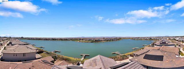 3098 Mulholland Dr, Lathrop, CA 95330