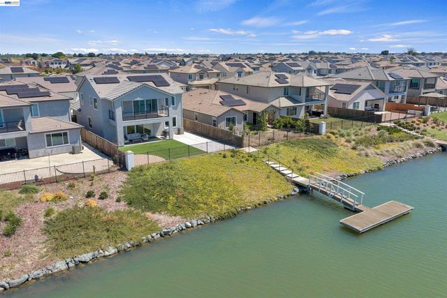 3098 Mulholland Dr, Lathrop, CA 95330