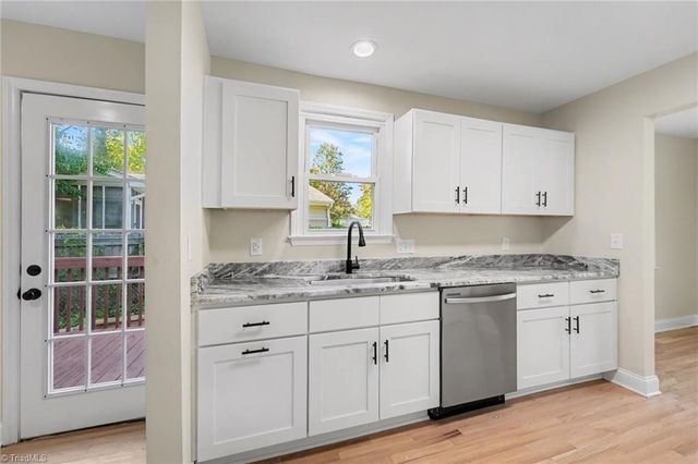 2511 Woodview Drive, Greensboro, NC 27408