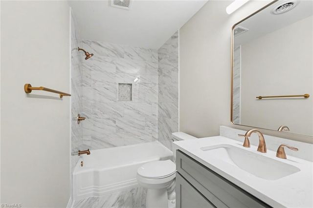 2511 Woodview Drive, Greensboro, NC 27408