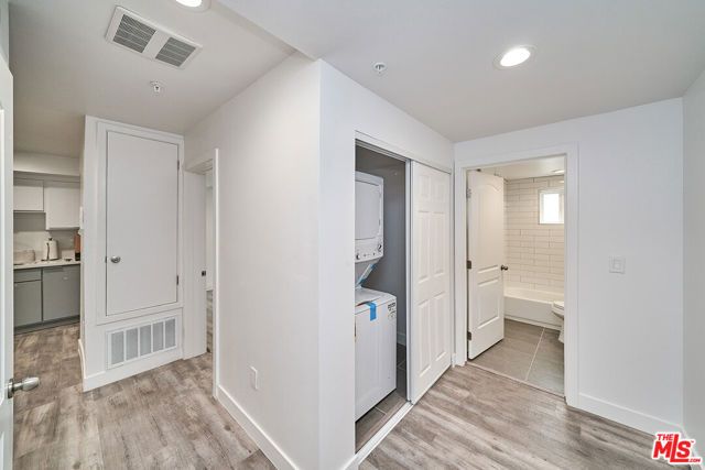 601 W 41st Place, Los Angeles, CA 90037