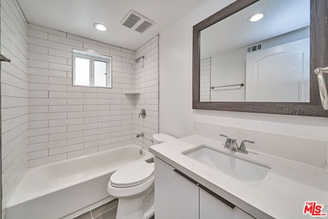 601 W 41st Place, Los Angeles, CA 90037