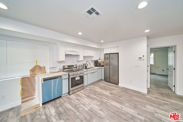 601 W 41st Place, Los Angeles, CA 90037