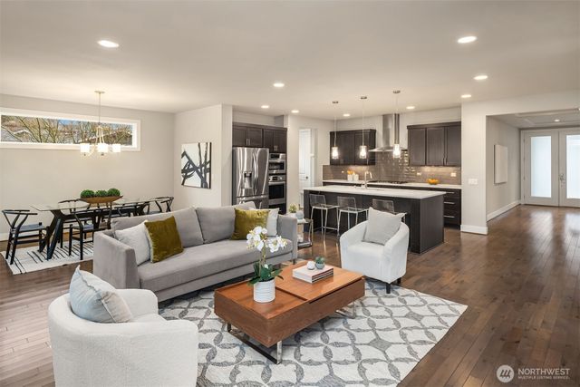 9726 Slater Avenue NE, Kirkland, WA 98033