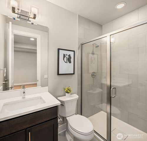 9726 Slater Avenue NE, Kirkland, WA 98033