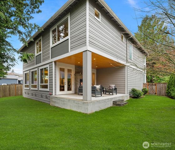 9726 Slater Avenue NE, Kirkland, WA 98033