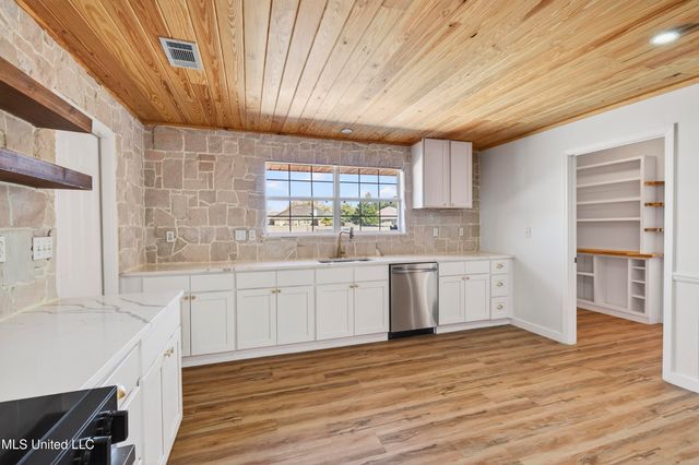 3107 Cypress Creek Drive, D'iberville, MS 39540