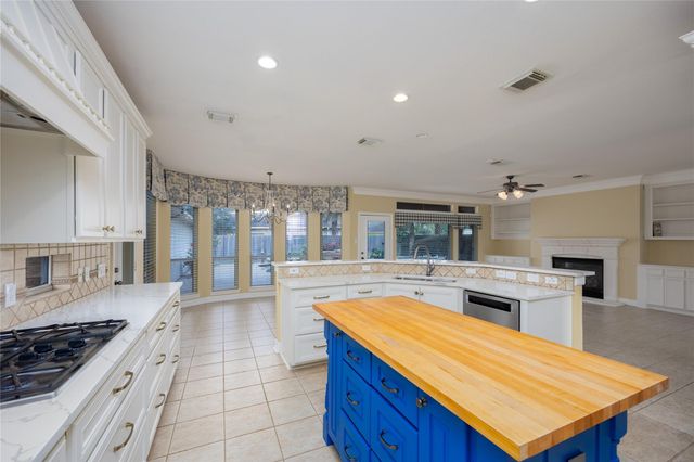 4214 Carlisle Court Court, Baytown, TX 77521