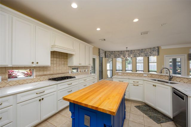 4214 Carlisle Court Court, Baytown, TX 77521