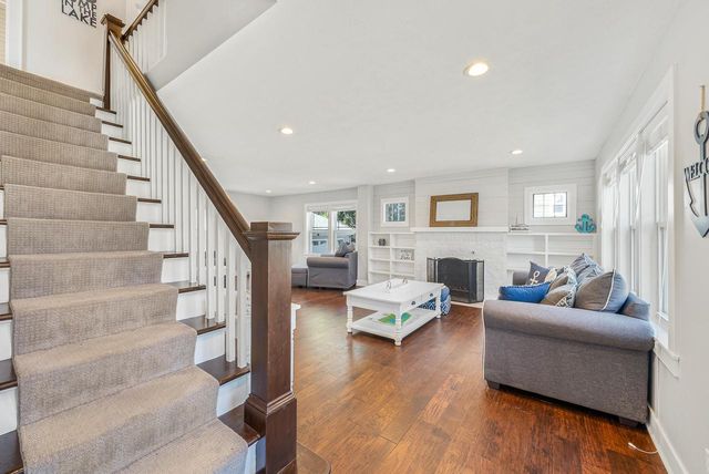 812 Van Slyke DRIVE, Fontana, WI 53125