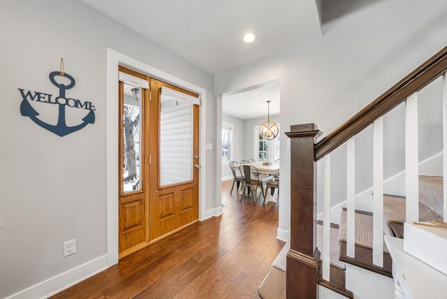 812 Van Slyke DRIVE, Fontana, WI 53125