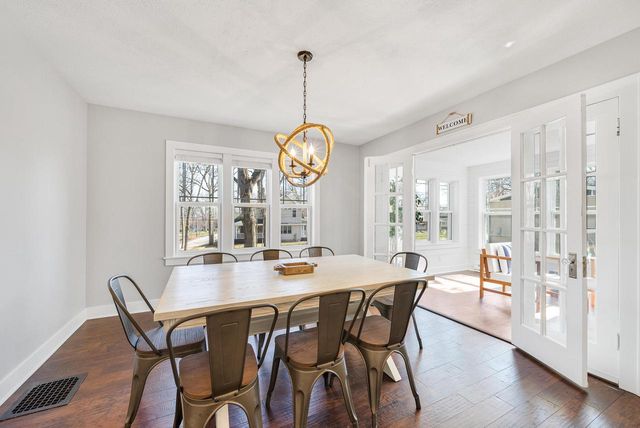 812 Van Slyke DRIVE, Fontana, WI 53125