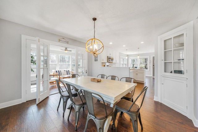 812 Van Slyke DRIVE, Fontana, WI 53125