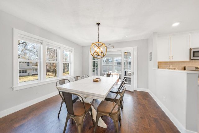 812 Van Slyke DRIVE, Fontana, WI 53125