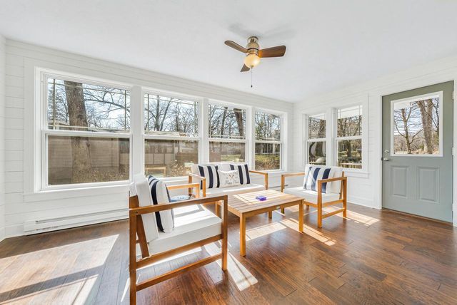 812 Van Slyke DRIVE, Fontana, WI 53125