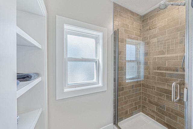 812 Van Slyke DRIVE, Fontana, WI 53125