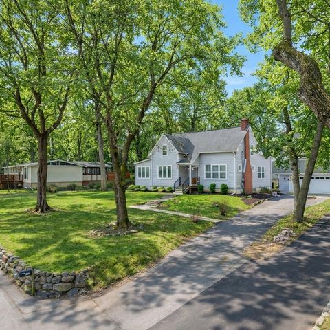 812 Van Slyke DRIVE, Fontana, WI 53125