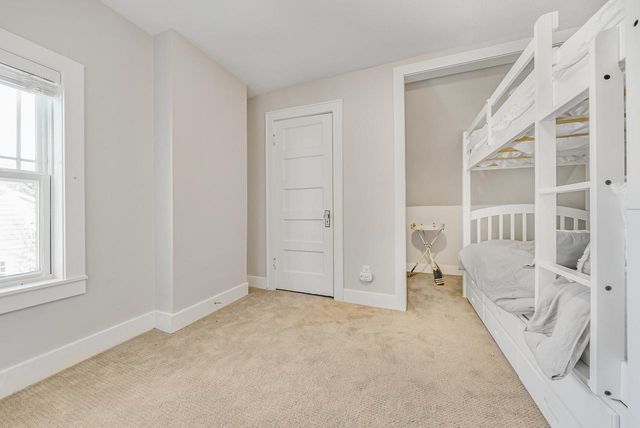 812 Van Slyke DRIVE, Fontana, WI 53125