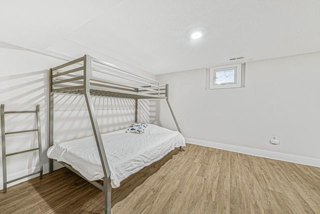 812 Van Slyke DRIVE, Fontana, WI 53125