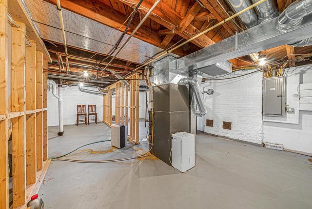 812 Van Slyke DRIVE, Fontana, WI 53125