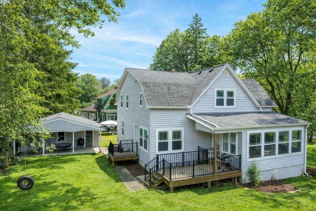 812 Van Slyke DRIVE, Fontana, WI 53125