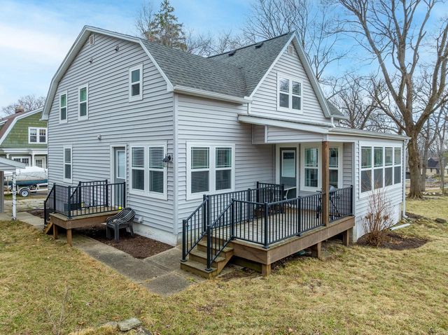 812 Van Slyke DRIVE, Fontana, WI 53125