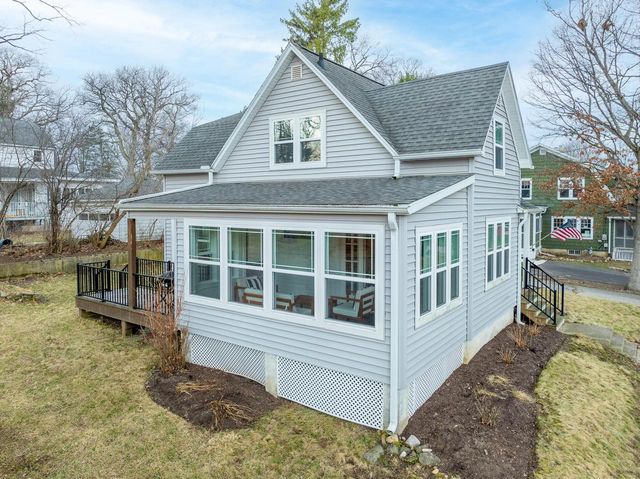 812 Van Slyke DRIVE, Fontana, WI 53125