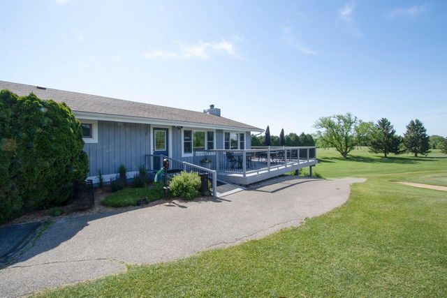 812 Van Slyke DRIVE, Fontana, WI 53125