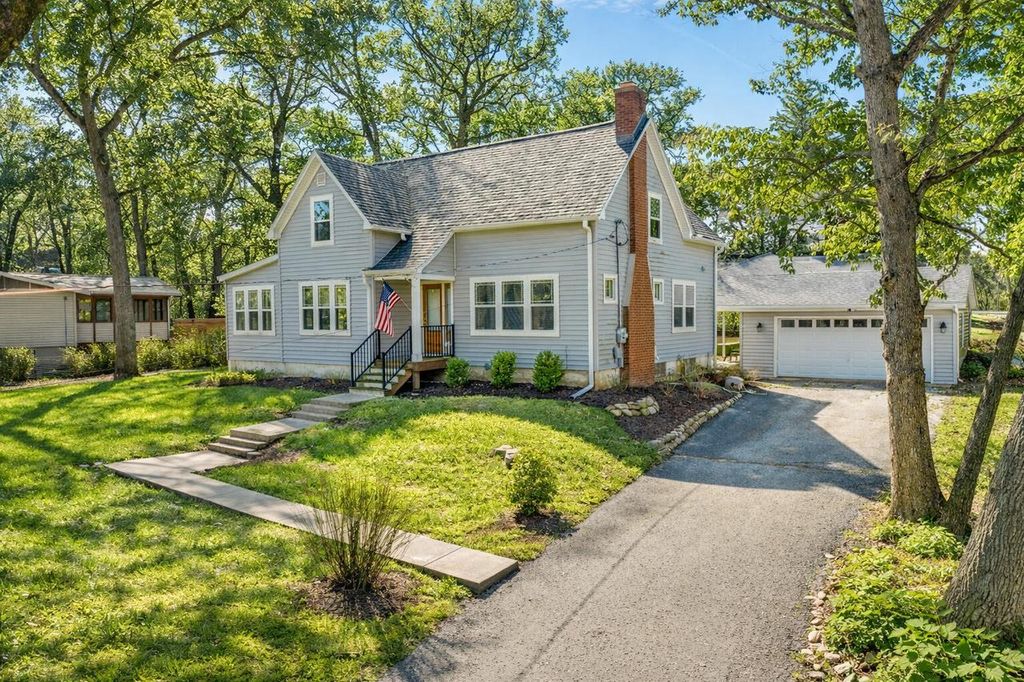 812 Van Slyke DRIVE, Fontana, WI 53125