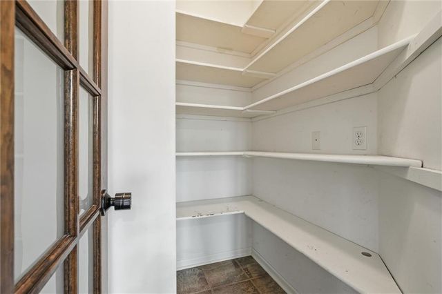 15088 Sherwood Street, Leawood, KS 66224