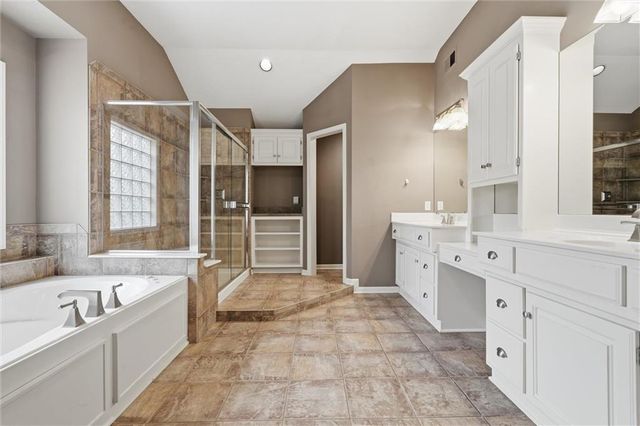 15088 Sherwood Street, Leawood, KS 66224