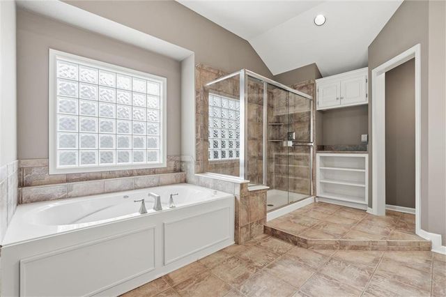 15088 Sherwood Street, Leawood, KS 66224