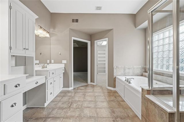 15088 Sherwood Street, Leawood, KS 66224