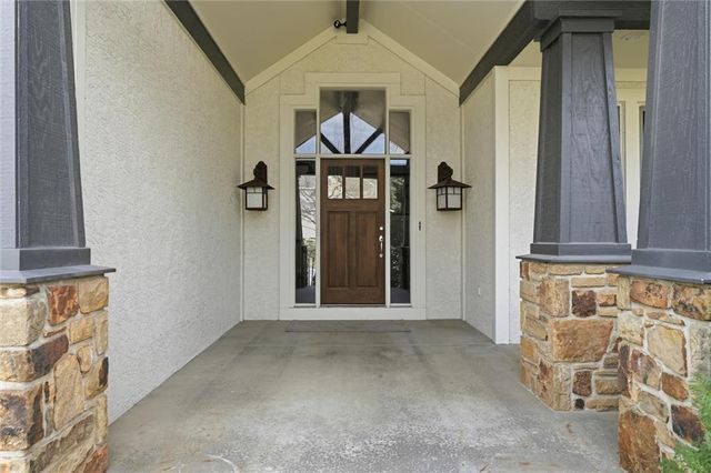 15088 Sherwood Street, Leawood, KS 66224