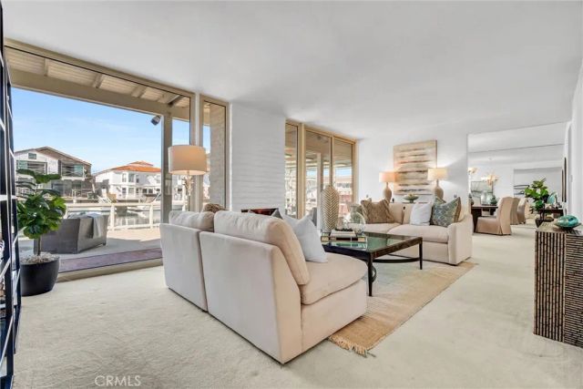 16385 Ardsley, Huntington Beach, CA 92649