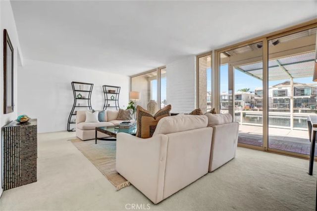 16385 Ardsley, Huntington Beach, CA 92649