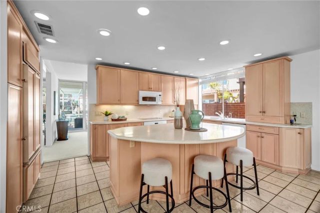 16385 Ardsley, Huntington Beach, CA 92649