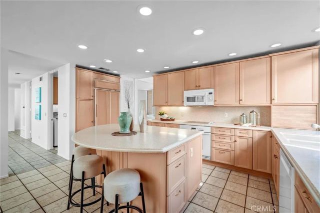 16385 Ardsley, Huntington Beach, CA 92649