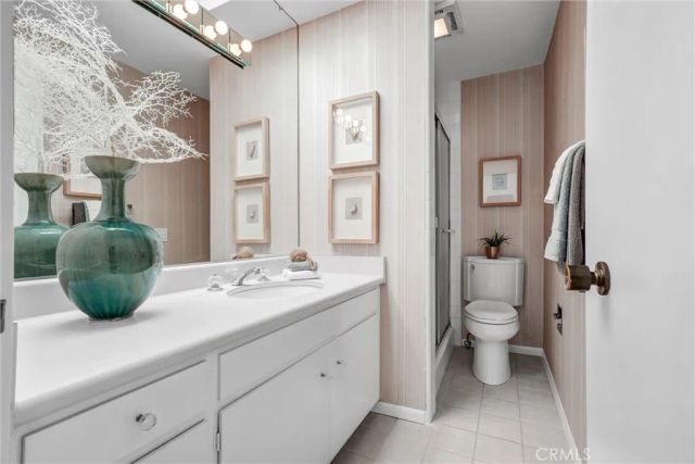 16385 Ardsley, Huntington Beach, CA 92649