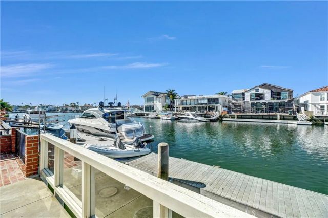 16385 Ardsley, Huntington Beach, CA 92649