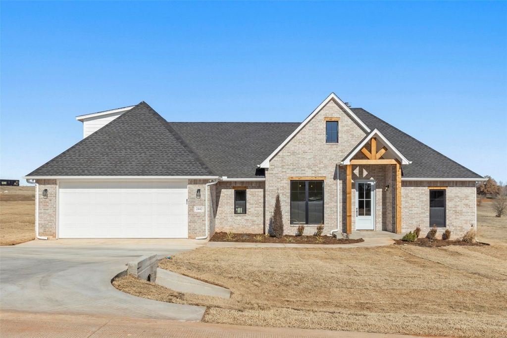 2442 Canyon Circle, Blanchard, OK 73010