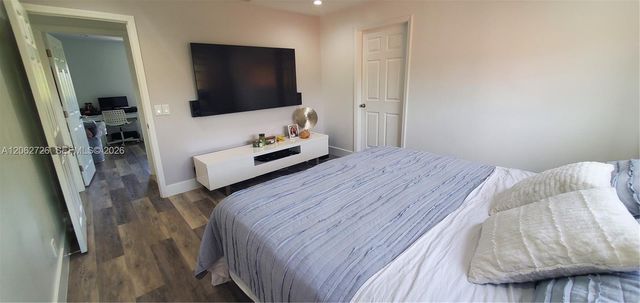 6005 NW 170th Terrace, Hialeah, FL 33015