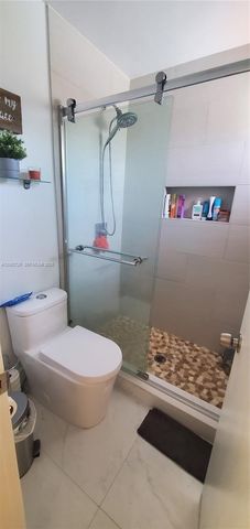 6005 NW 170th Terrace, Hialeah, FL 33015