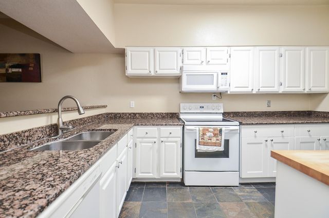 2001 Bering Drive 3M, Houston, TX 77057