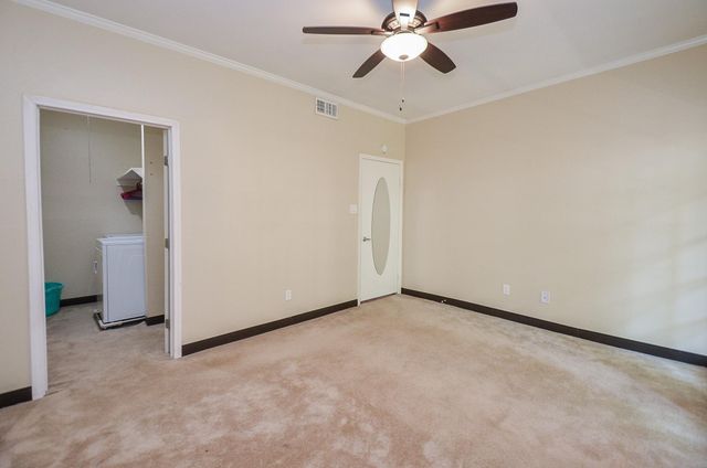 2001 Bering Drive 3M, Houston, TX 77057